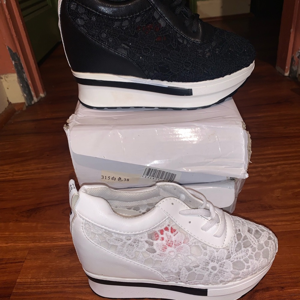 2for1 : Lace Wedge Sneakers